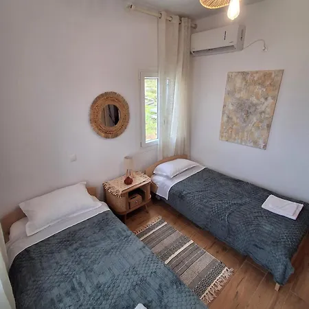 Nyaraló Aparktion Akrotíri